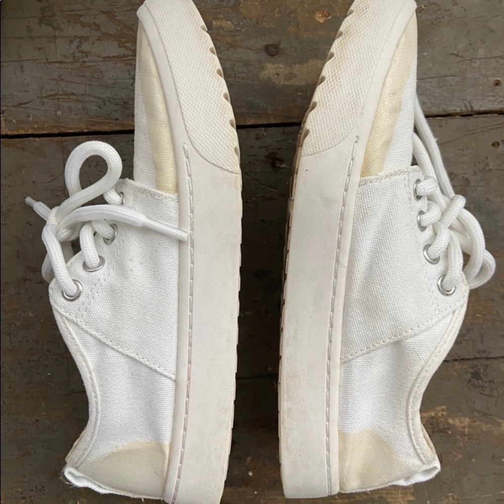 Sorel Campsneak white tennis shoes